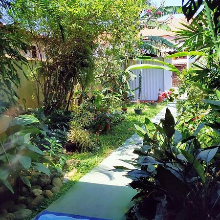 Hostel Praia Brava Араял до Кабо Екстериор снимка