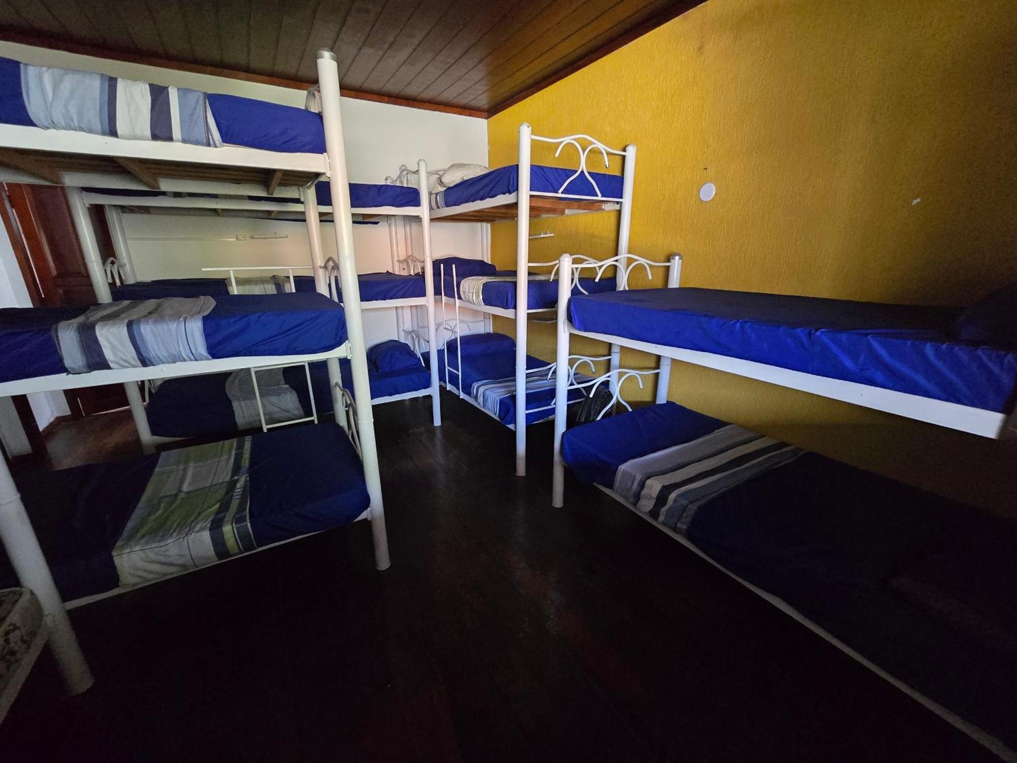 Hostel Praia Brava Араял до Кабо Екстериор снимка